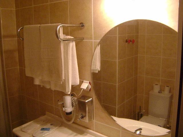 Metropolis Hotel Torbalı Habitación foto