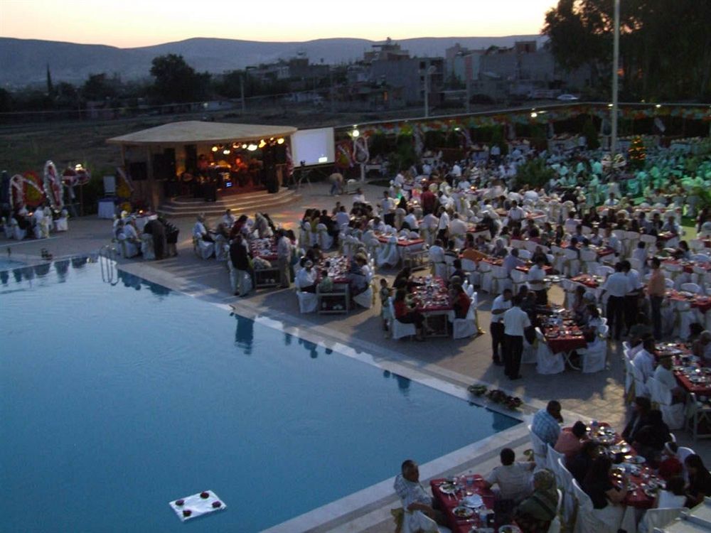 Metropolis Hotel Torbalı Exterior foto
